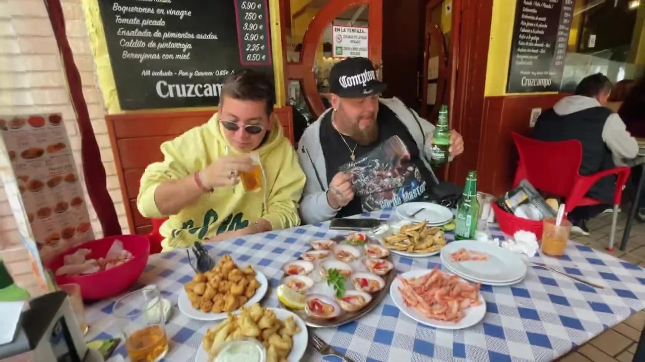Imagen del Videoclip la Vela de mi Barco, de el Niño del Albayzín en colaboración con Gordo Master