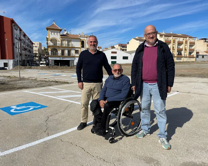 El Ayuntamiento de Vélez-Málaga y EMVIPSA habilitan un aparcamiento público con más de 255 nuevas plazas en la Avenida Vivar Téllez, detrás del Mercado Municipal