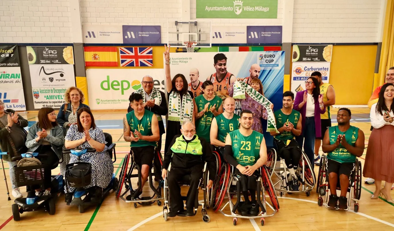 La consejera de Inclusión Social, Juventud, Familias e Igualdad desea suerte al Amivel ante la fase clasificatoria para la Eurocup 2025