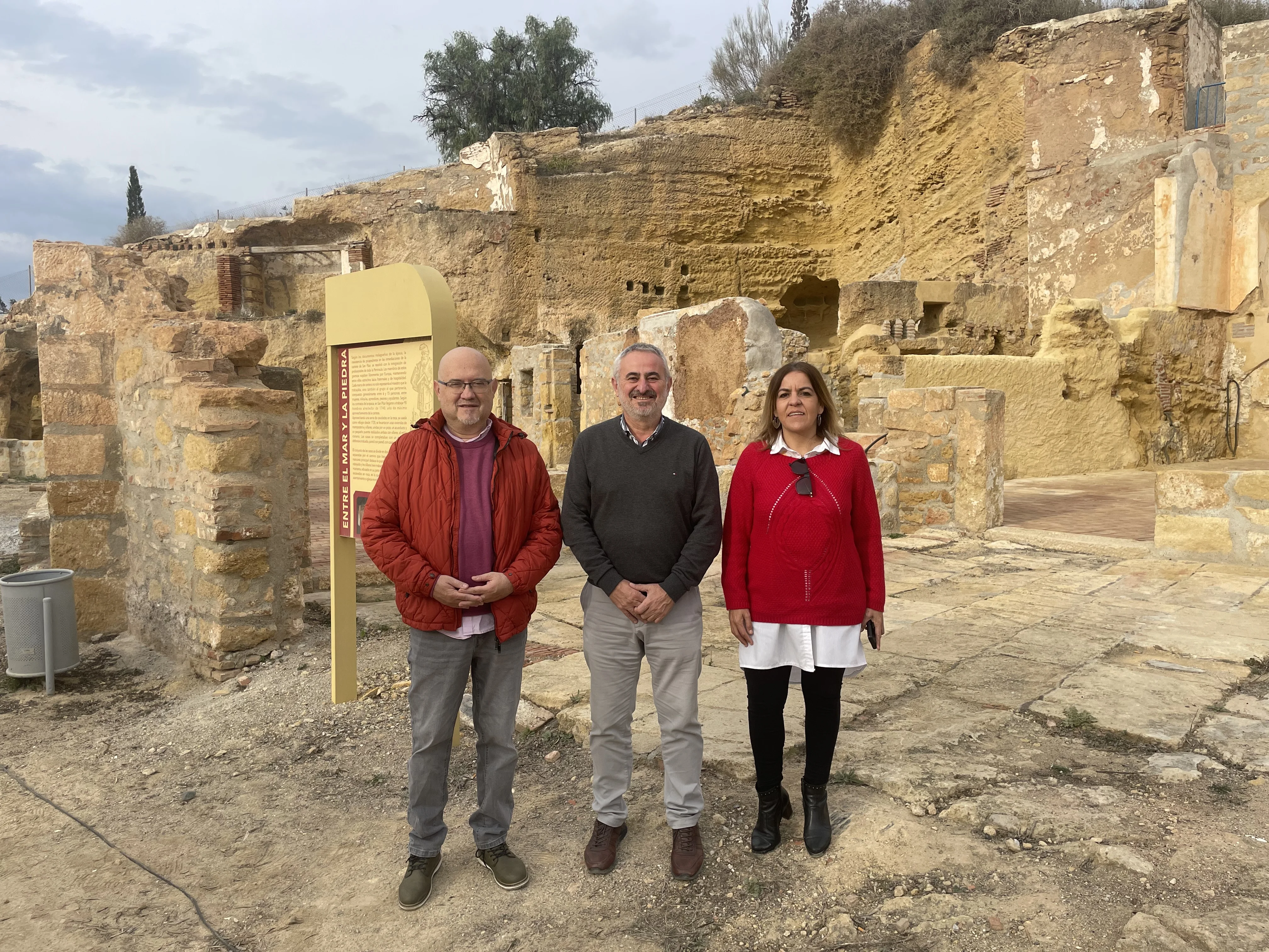 Jesus Pérez Atencia junto a Beatriz Gálvez y Jesús María Claros en Valle-Niza el 16 de enero de 2024