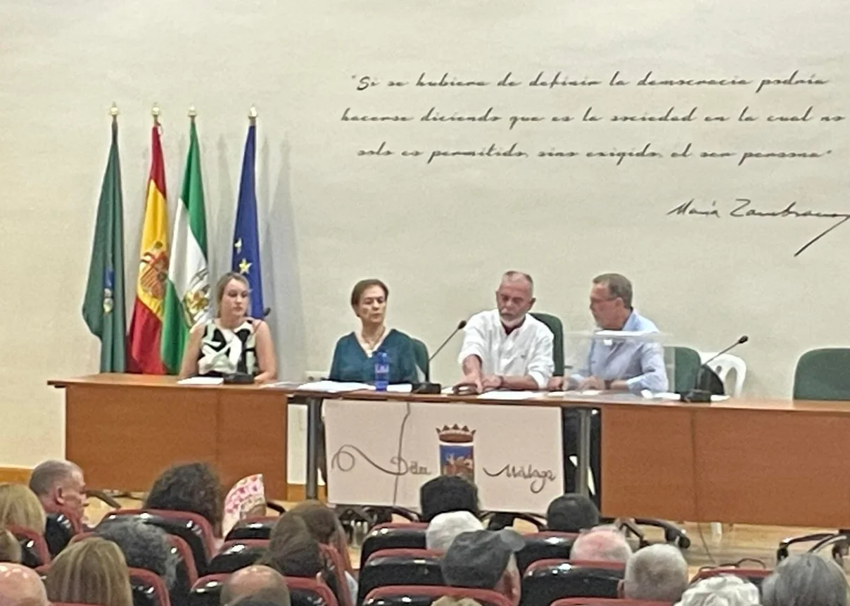 La Asamblea del PSOE de Vélez-Málaga proclama a Víctor González como nueva secretaria general