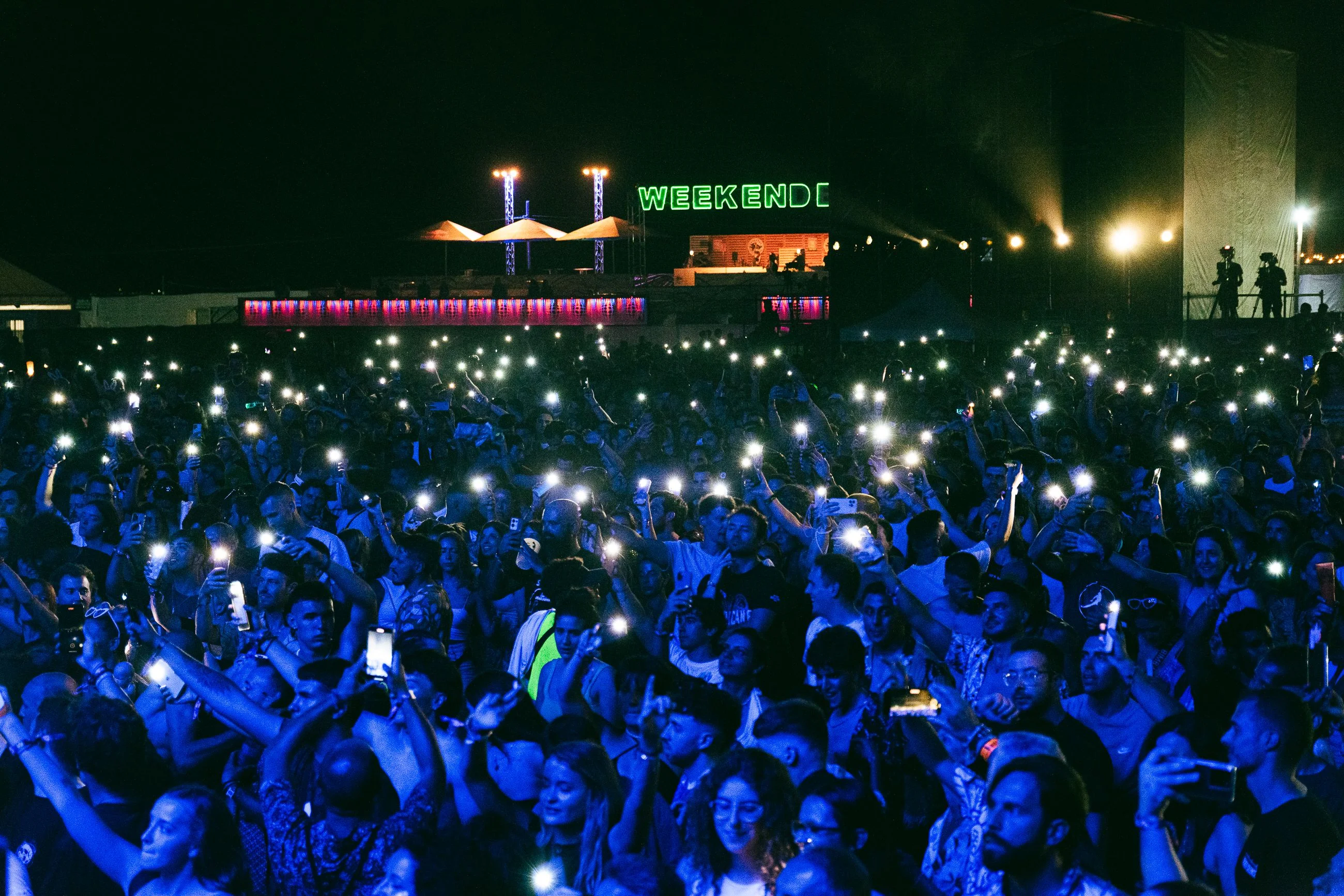 La jornada inaugural de Weekend Beach Festival explosiona en color y música con Europe, La Pegatina y Vicco