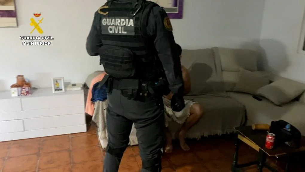 Cae una organización criminal en Málaga que usaba viviendas conectadas por unos túneles