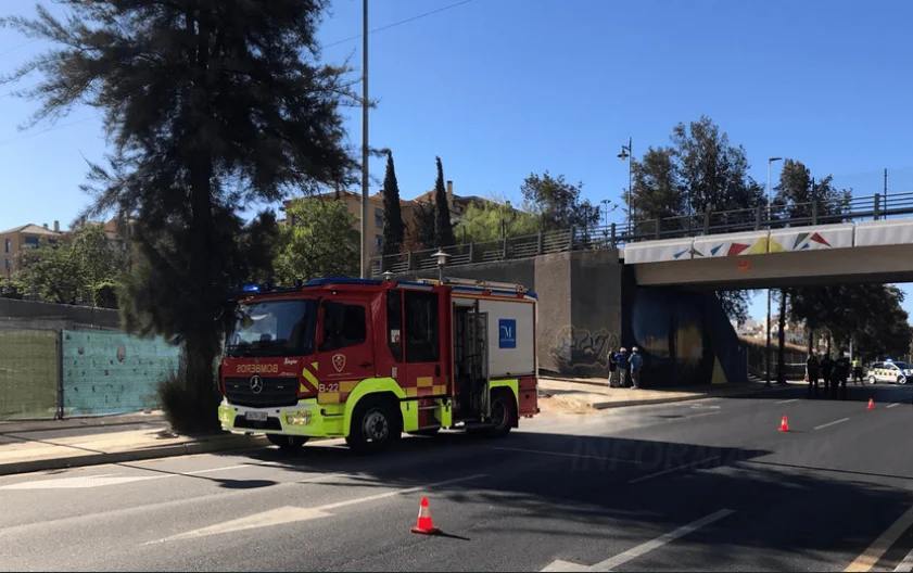 Bomberos y policía actúan por fuga de gas en Calle Cuesta del Visillo y Carrera de las Angustias de Torre del Mar