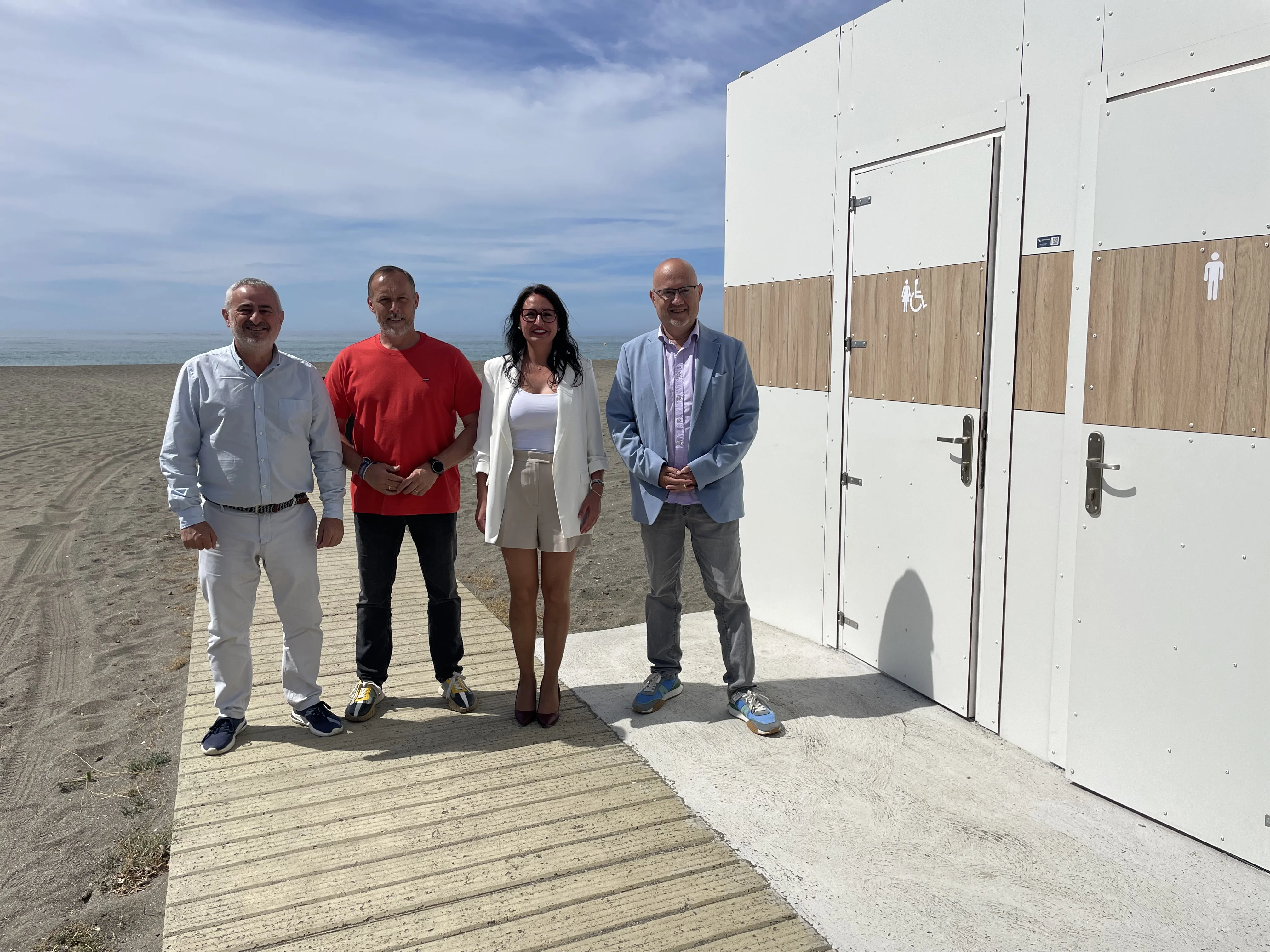 Las playas de Almayate, Benajarafe y Chilches contarán con nuevos baños públicos
