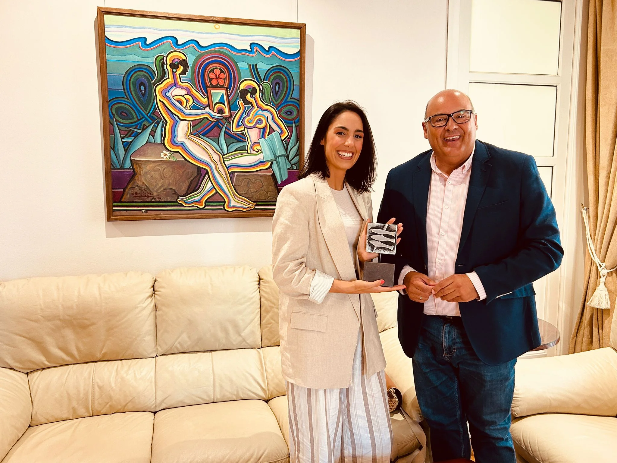 El Ayuntamiento de Vélez-Málaga recibe a la torreña Cristina Gallego