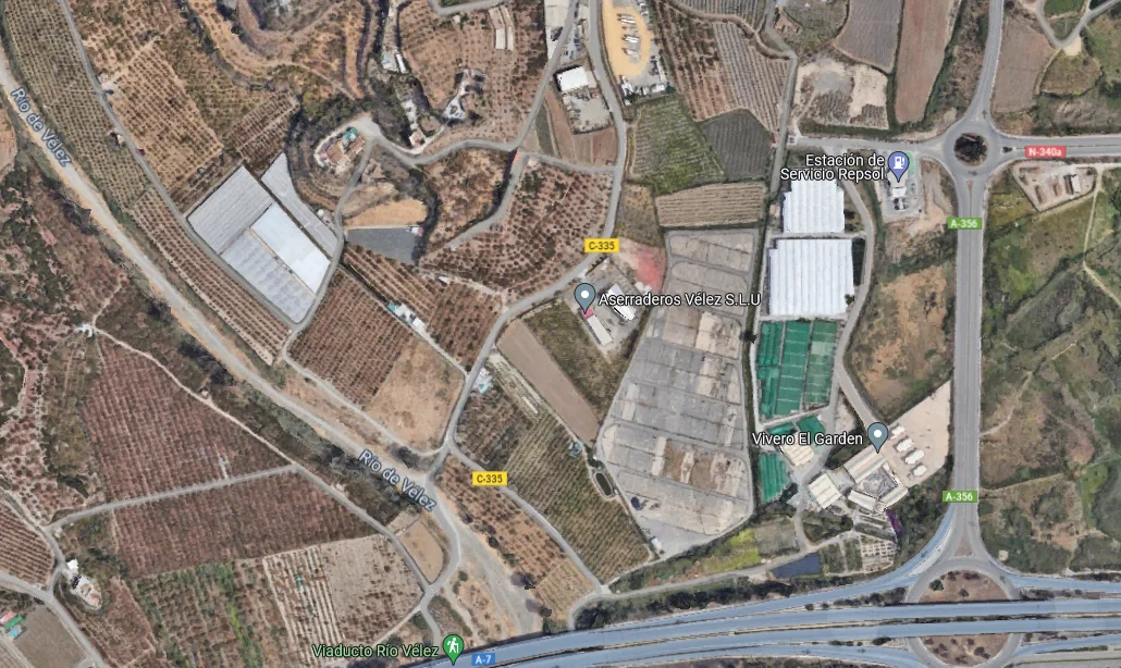 Motorista pierde la vida tras colisionar con un turismo en un polígono industrial en Vélez-Málaga