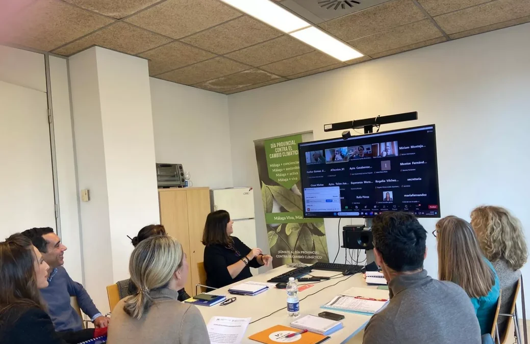 La Diputación de Málaga asesorará a los ayuntamientos de la provincia para inscribir sus caminos rurales en el Registro de la Propiedad 