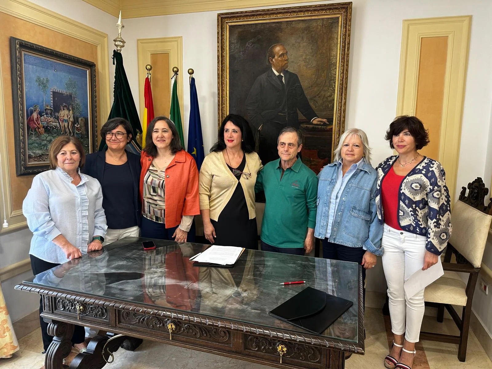 La Concejalía de Cultura firma un acuerdo para que el libro ganador del Certamen de Poesía ‘Joaquín Lobato-Ciudad de Vélez-Málaga’ tenga a partir de ahora difusión nacional