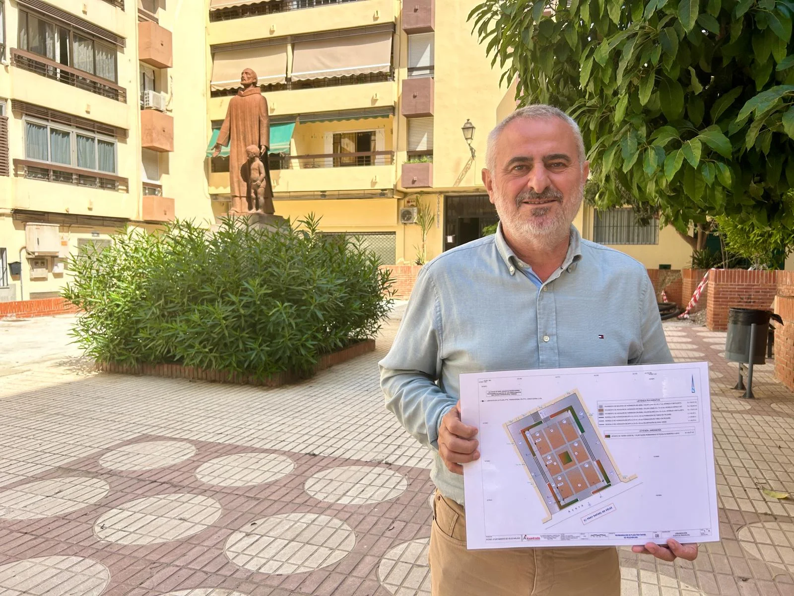 Vélez-Málaga presenta el proyecto para la remodelación de la plaza Fray Rafael del barrio de Capuchinos