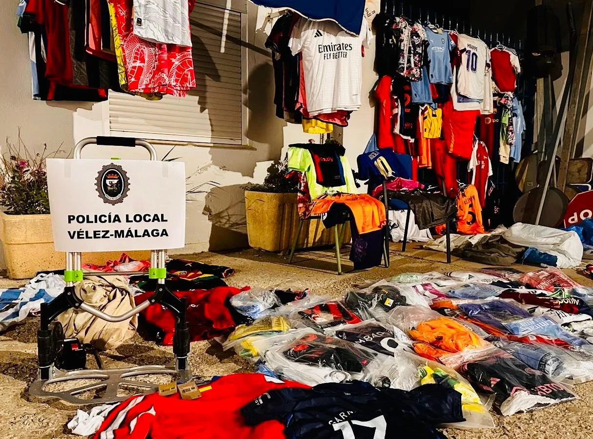 La Policía Local de Vélez-Málaga vuelve a asestar un golpe al comercio ilegal