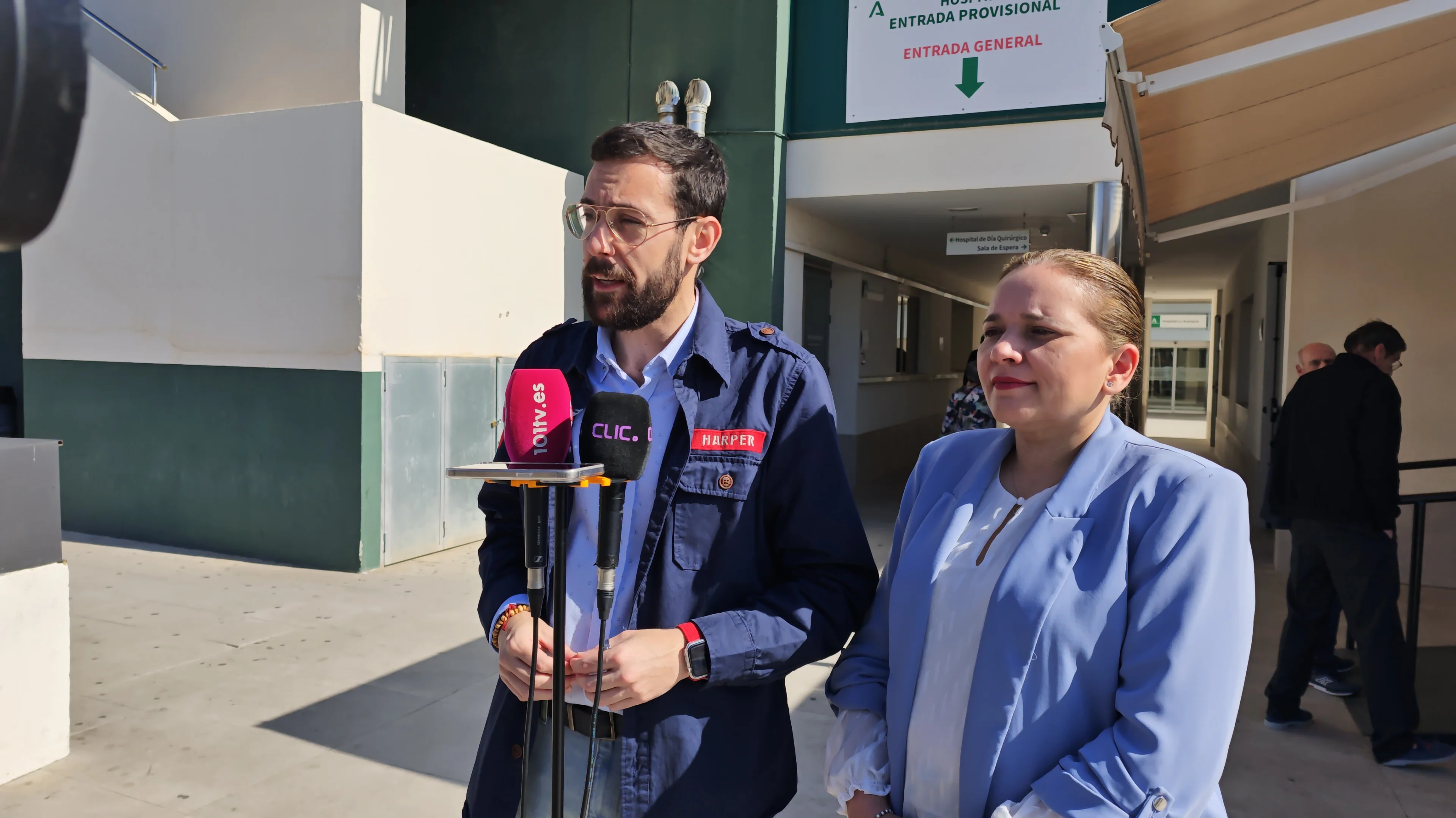 Víctor González denuncia el caos y estrés sanitario que sufre el hospital de la Axarquía con una lista de espera de 16,901 personas