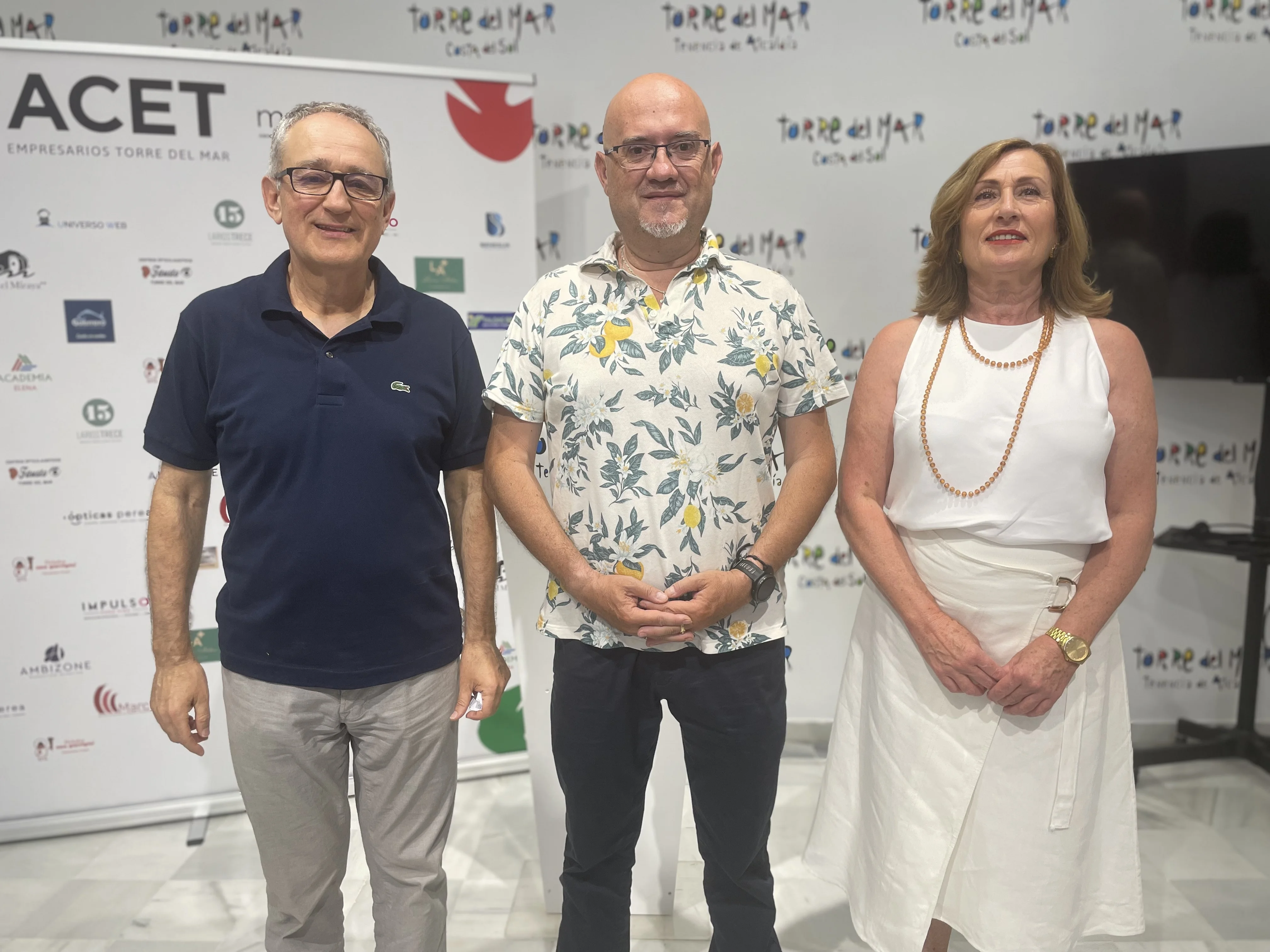 La campaña 'Gracias Torre del Mar' sortea 1.000 euros entre sus clientes