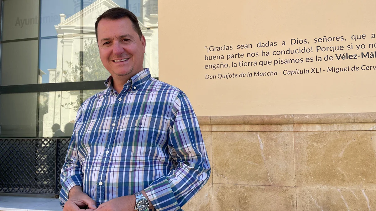 El concejal de VOX en Vélez-Málaga critica duramente la gestión de Infraestructuras y señala deficiencias en obras recientes