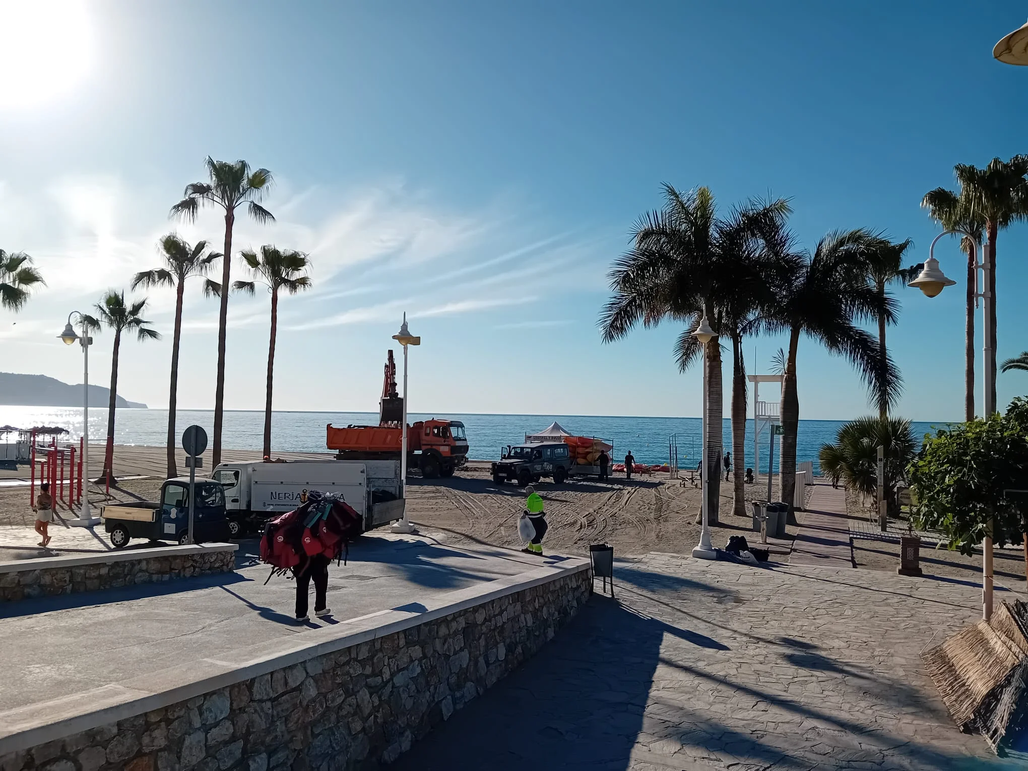 Playa de Burriana en Nerja la mañana del miércoles 10 de abril de 2024