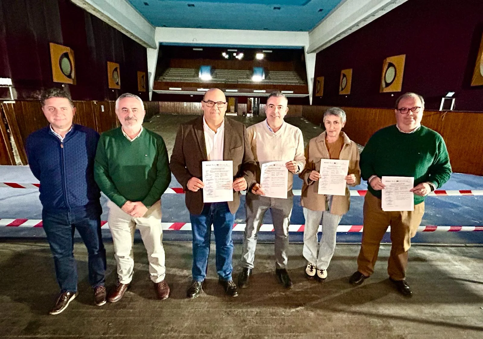 El Ayuntamiento firma el acta de replanteo para iniciar de inmediato las obras de rehabilitación del Teatro Lope de Vega
