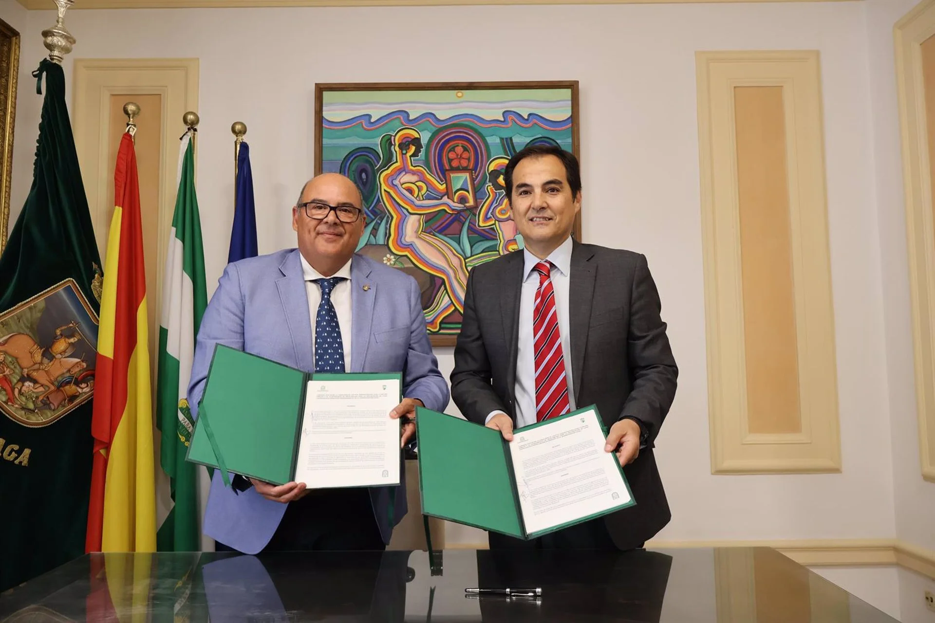 José Antonio Nieto firma convenio para modernizar la administración local en Vélez-Málaga y refuerza la Oficina Judicial