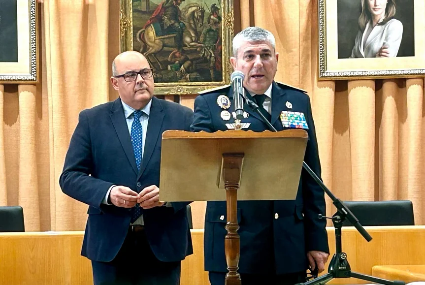 Vélez-Málaga presenta a Rafael Mora Cañizares como nuevo jefe de la policía Local de Vélez-Málaga