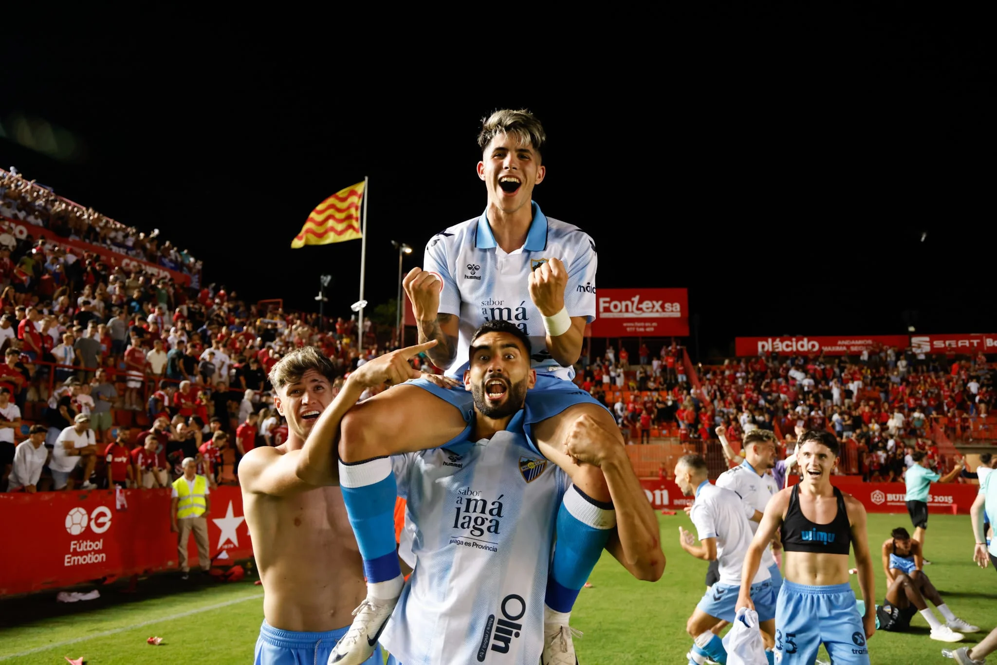 El Málaga CF toca el cielo con un ascenso épico a Segunda División