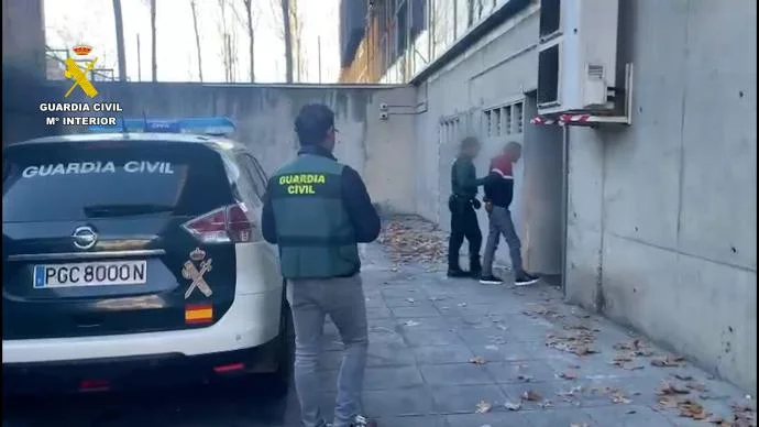 Imagen de la detencion del padrastro de la menor vendida en ciudad real por 3000 euros
