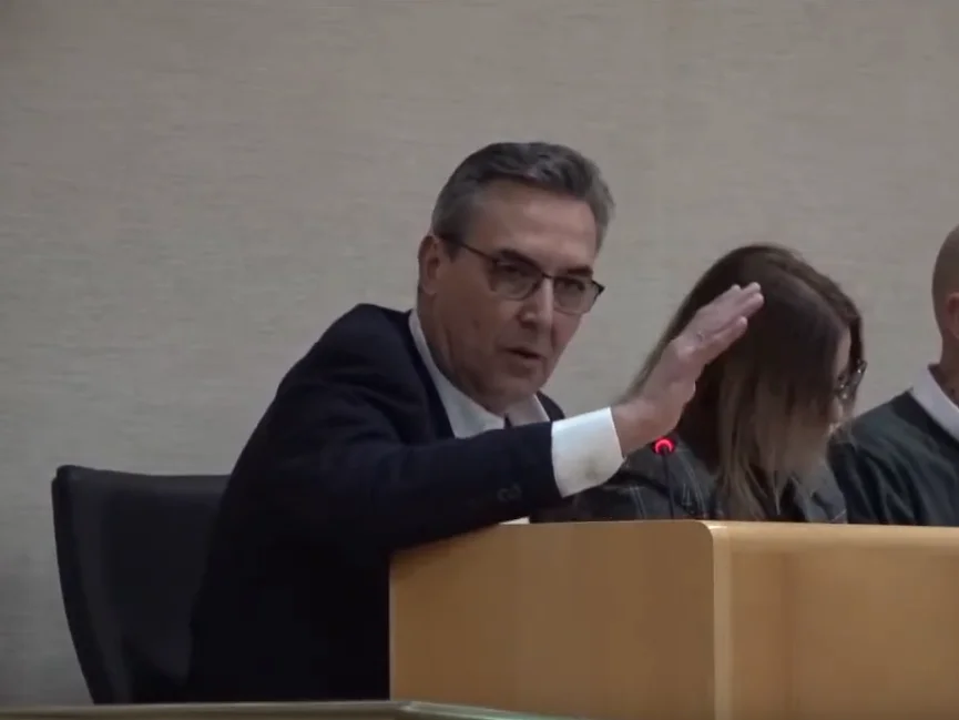 Manuel Gutiérrez en su intervención en el punto 1 del pleno ordinario de febrero de 2024 del ayuntamiento de Vélez-Málaga llevado a cabo en el salon de plenos el 23 de febrero
