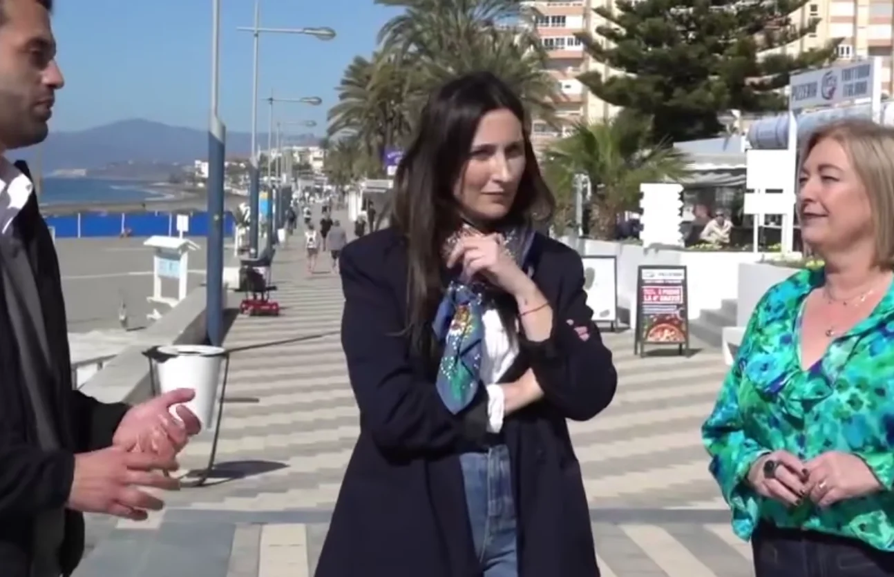 María Nieves Ramírez acusa a Moreno Bonilla de ser un profesional del parchís 'se come una y cuenta veinte'