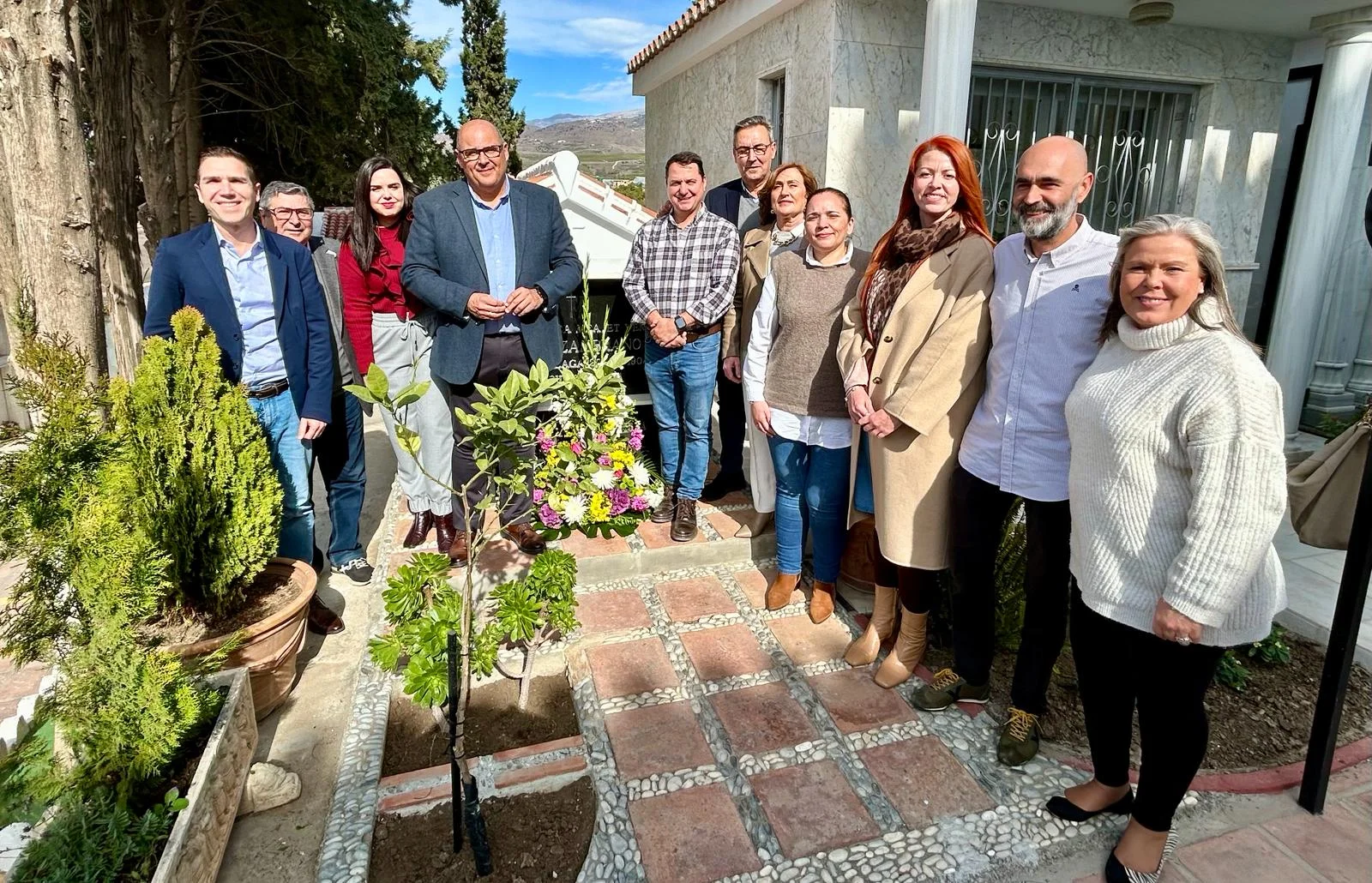 Jesús Lupiáñez, junto  Antonio Moreno Ferrer, Lola Gamez, Juan García, Beatriz Galvez, Manuel Gutierrez, Lourdes Piña, Javier Herreros entre otros miembros de la corporación municipal del Ayuntamiento de Vélez-Málaga el 6 de febrero de 2024