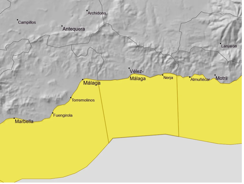 AEMET emite aviso amarillo por fenómenos costeros en la Axarquía el viernes previo al comienzo de Semana Santa