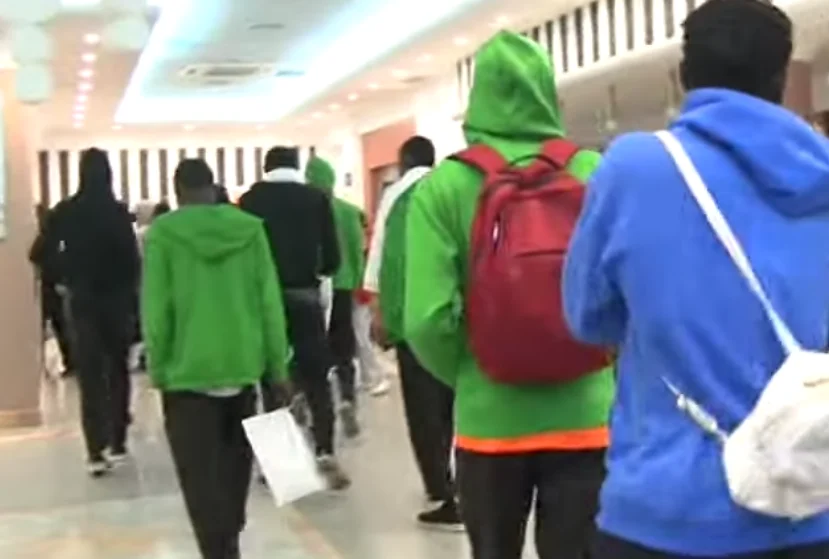 Grupo de migrantes procedentes de canarias en el morche