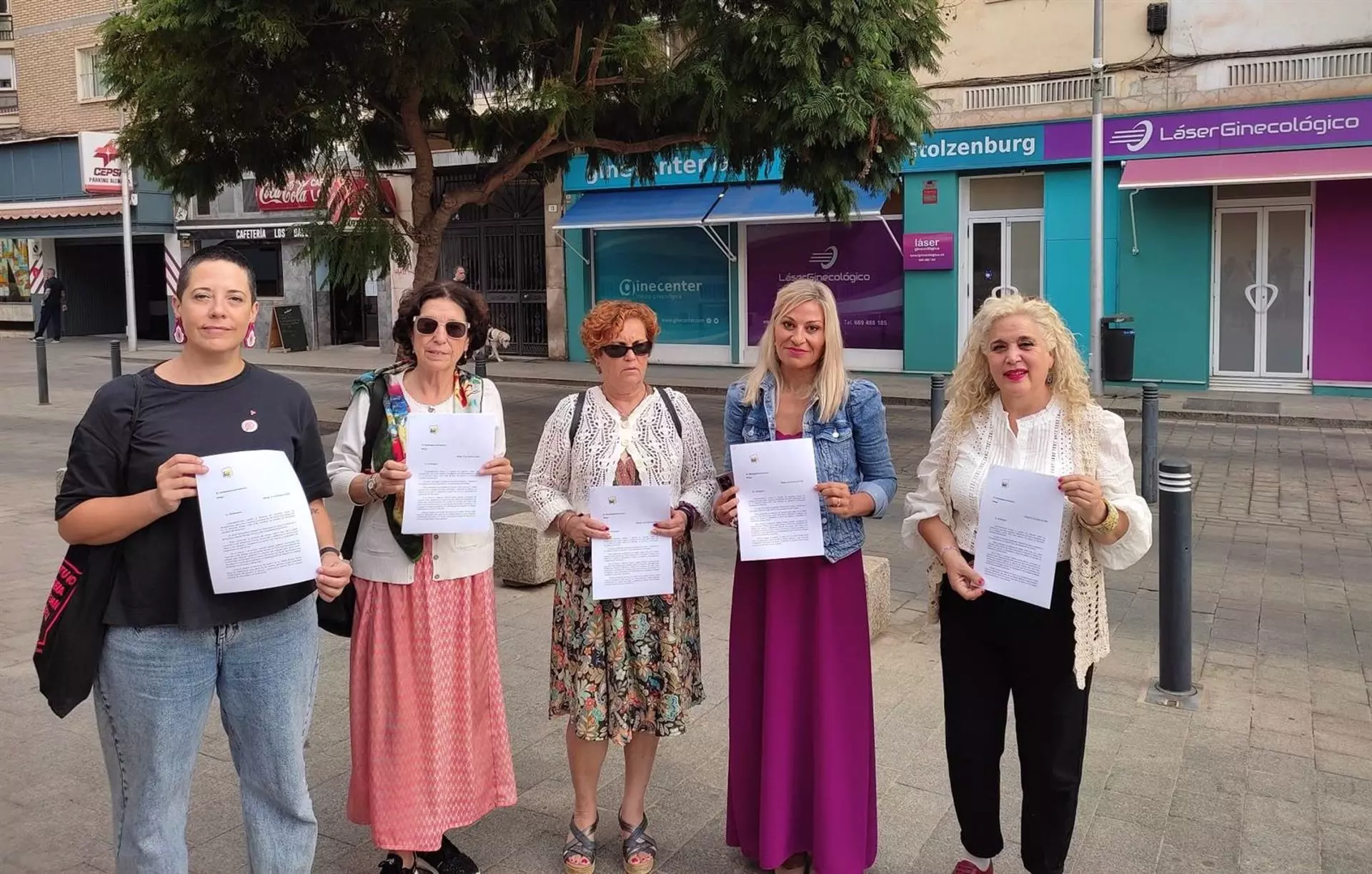 IU presenta documentos para la protección de mujeres que quieren ejercer en Málaga la IVE - IU MÁLAGA