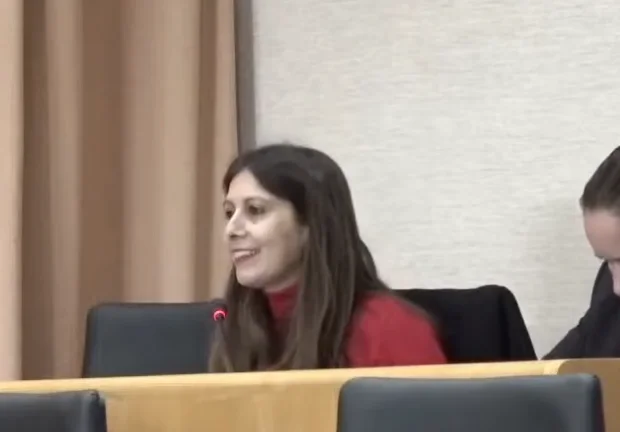 Maria José Nieblas en su intervención en el punto 1 del pleno ordinario de febrero de 2024 del ayuntamiento de Vélez-Málaga llevado a cabo en el salon de plenos el 23 de febrero