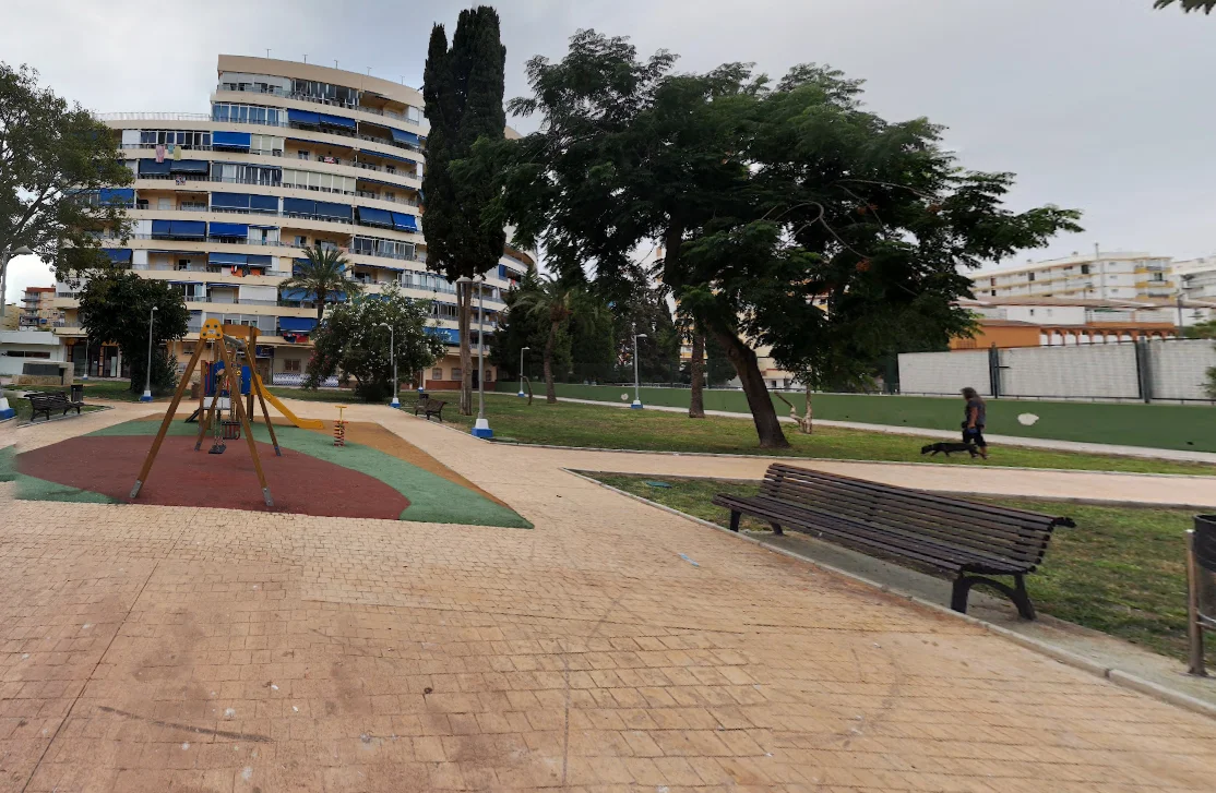 Encuentran a un hombre de 44 años muerto en un parque de Torre del Mar