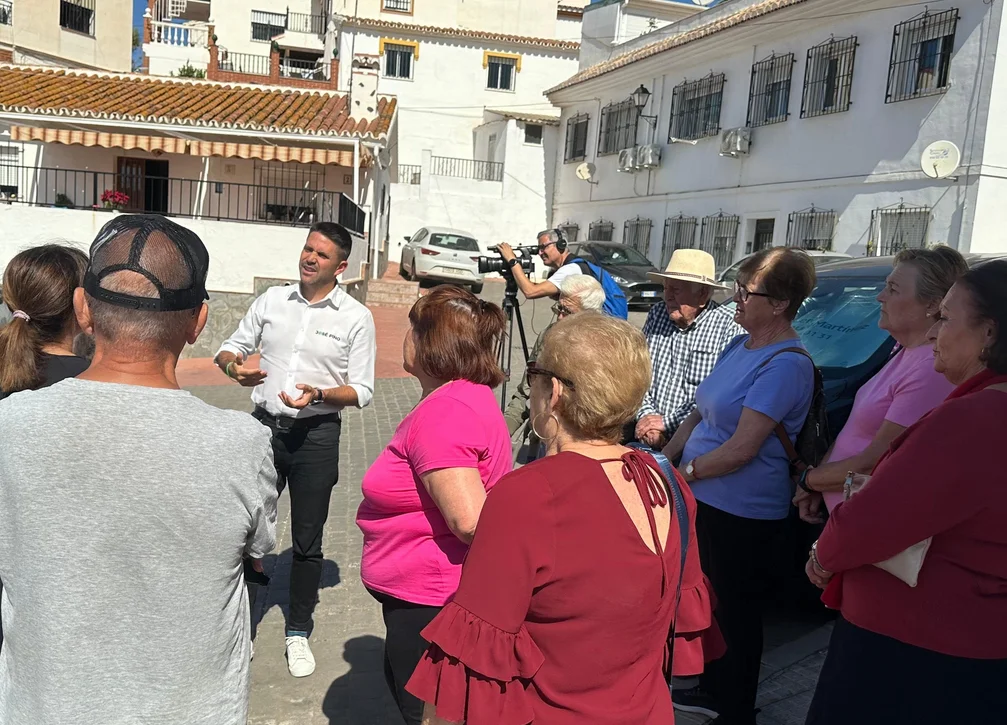 El Pleno Extraordinario debate el futuro del transporte público para los vecinos de Chilches pueblo