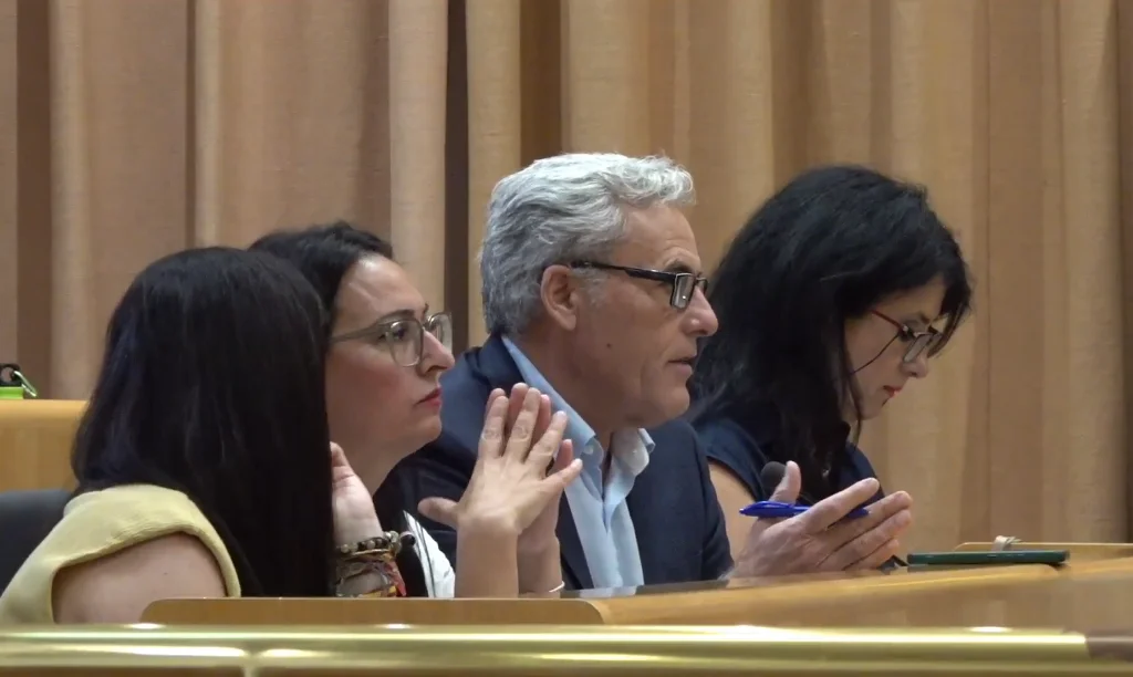 El pleno aprueba la construcción de una nave destinada a la actividad de procesado y almacén hortofrutícola 