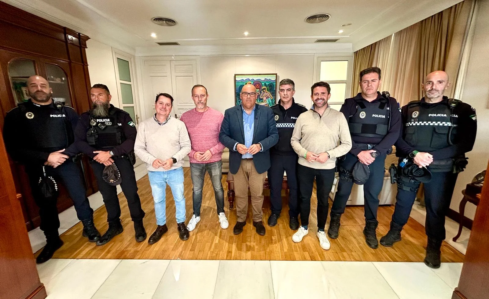 El alcalde reconoce a cuatro agentes de los nuevos grupos de Distrito y de Pedanías de la Policía Local