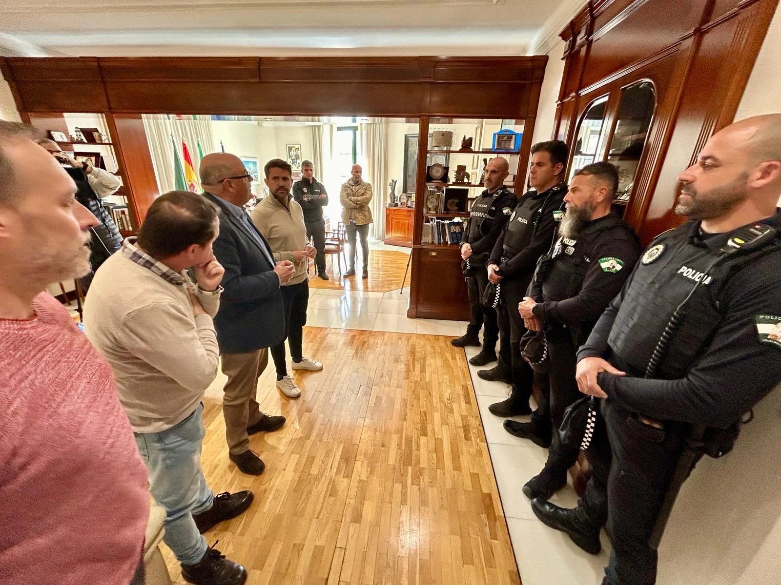 Reconocimiento a diferentes agente de la policia local de velez-malaga el 26 de febrero de 2024 en el ayto de Vélez-Málaga