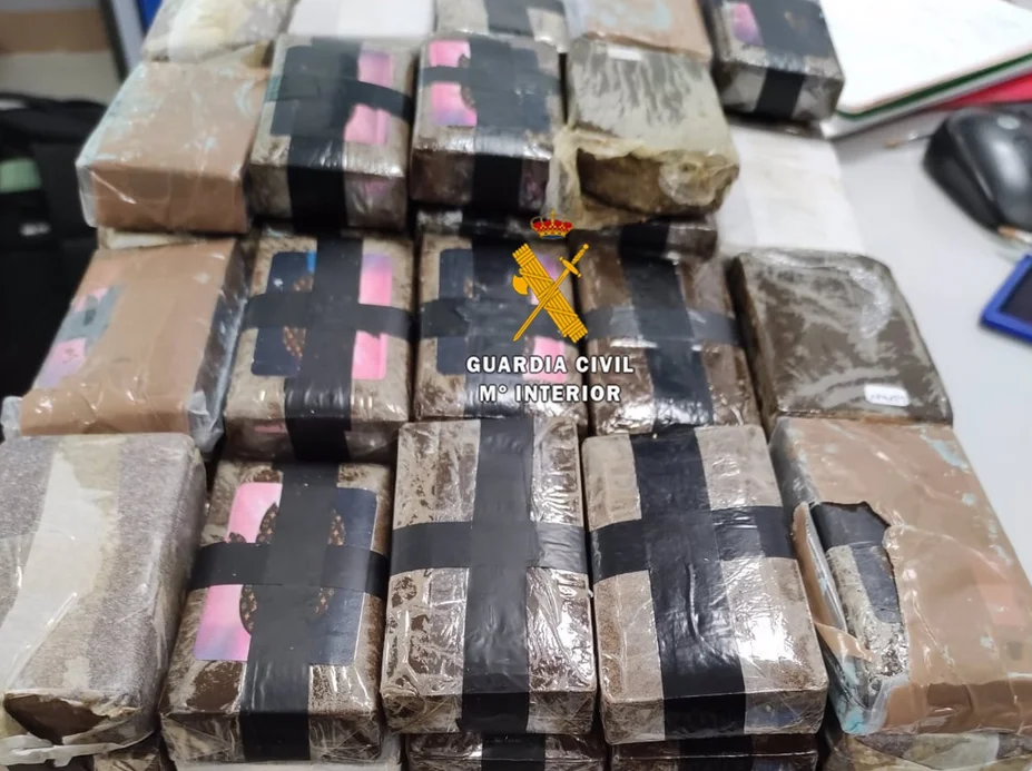 Pillan in fraganti a un hombre que portaba 11 kilos de hachís en el maletero de su vehículo