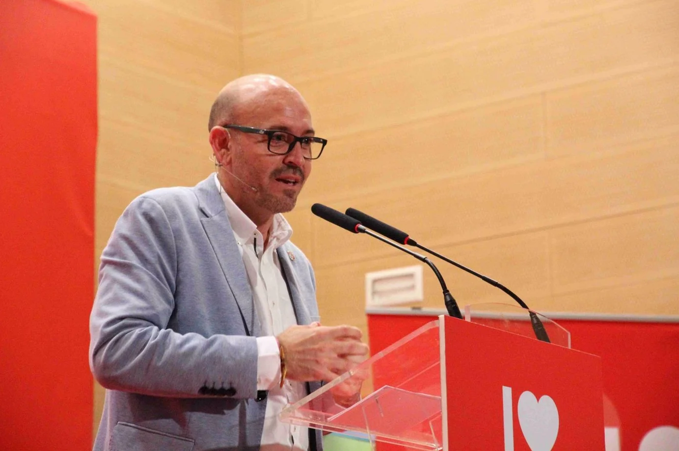 El PSOE de Vélez-Málaga contará con una comisión gestora presidida por Jorge Gallardo después de la dimisión de 22 miembros de su ejecutiva