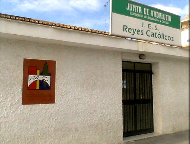El pleno se pone de acuerdo para exigir a la Junta el inicio inmediato de las reformas del IES Reyes Católicos