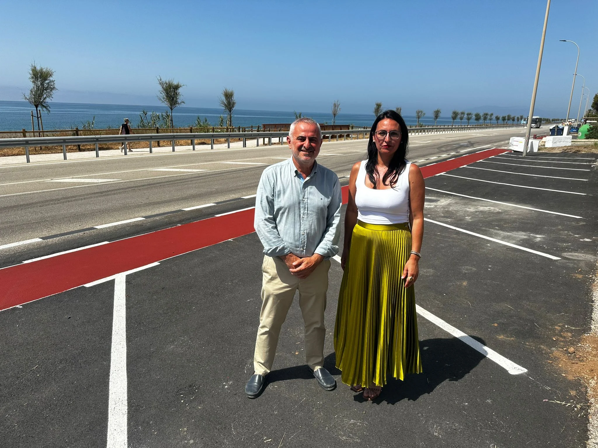 El Ayuntamiento presenta 300 nuevos aparcamientos en Benajarafe y cuatro pasos elevados en Chilches