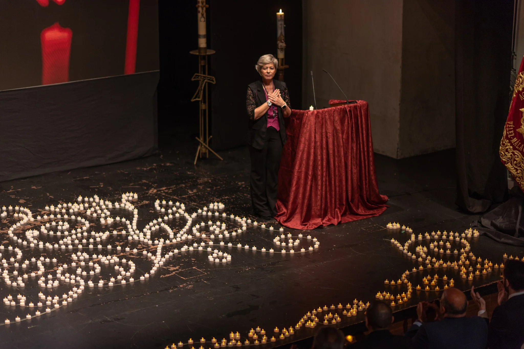 El Teatro del Carmen de Vélez-Málaga vive una noche inolvidable en el Pregón, en la antesala de la Semana Santa 2024
