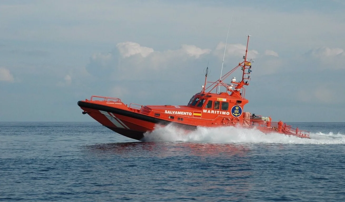 Encuentran un cadáver a cinco millas de la costa de la Caleta de Vélez en la búsqueda del hombre desaparecido en Benajarafe