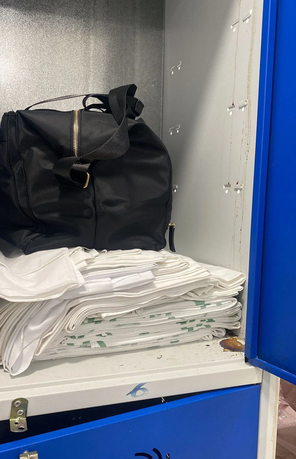LAS CLOACAS DE LAS CAMARETAS EN EL ÁREA DE DESCANSO DEL SERVICIO DE URGENCIAS DEL HOSPITAL REGIONAL DE MÁLAGA