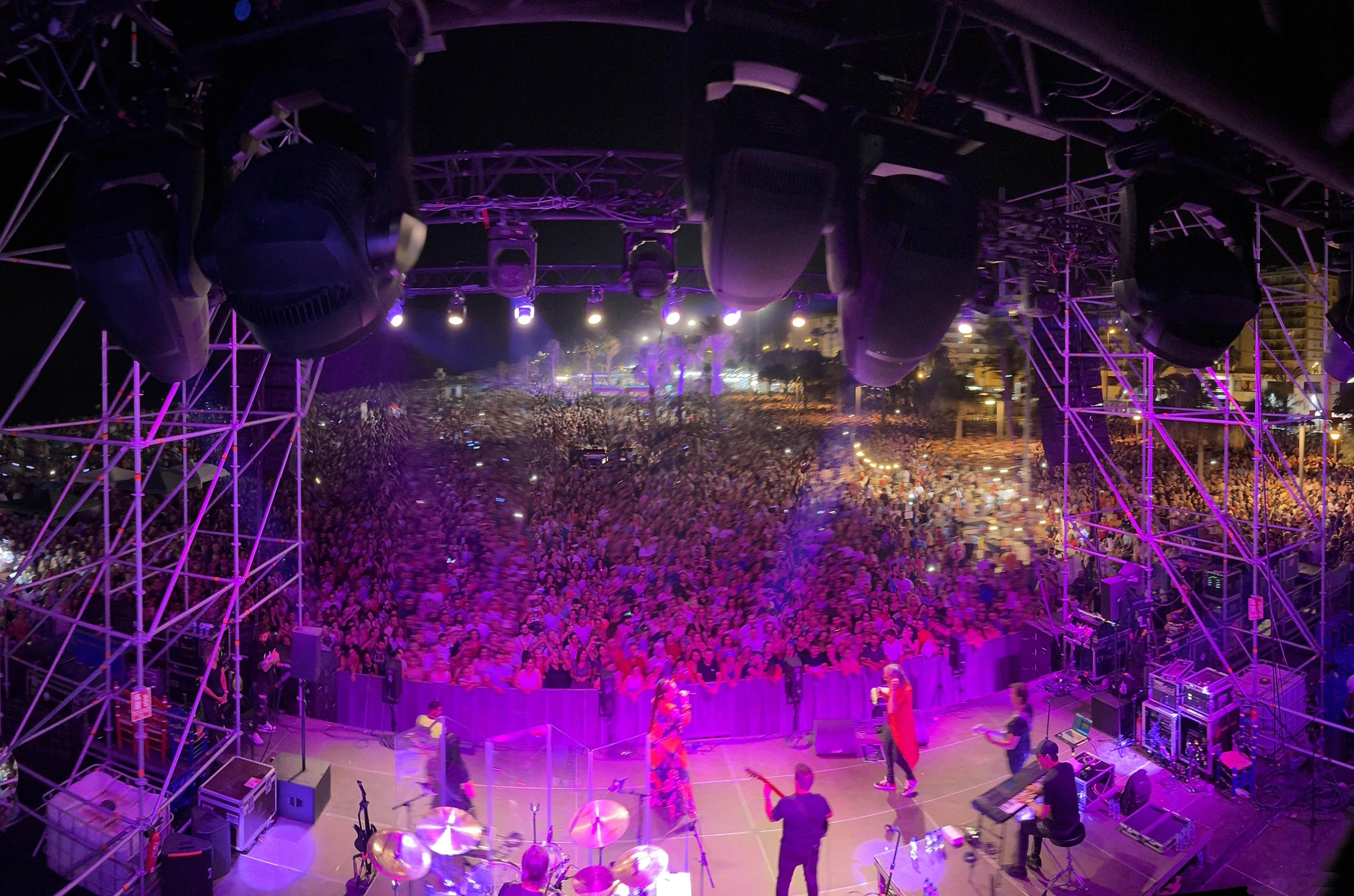 La Noche de San Juan de Torre del Mar acoge más de 200.000 personas