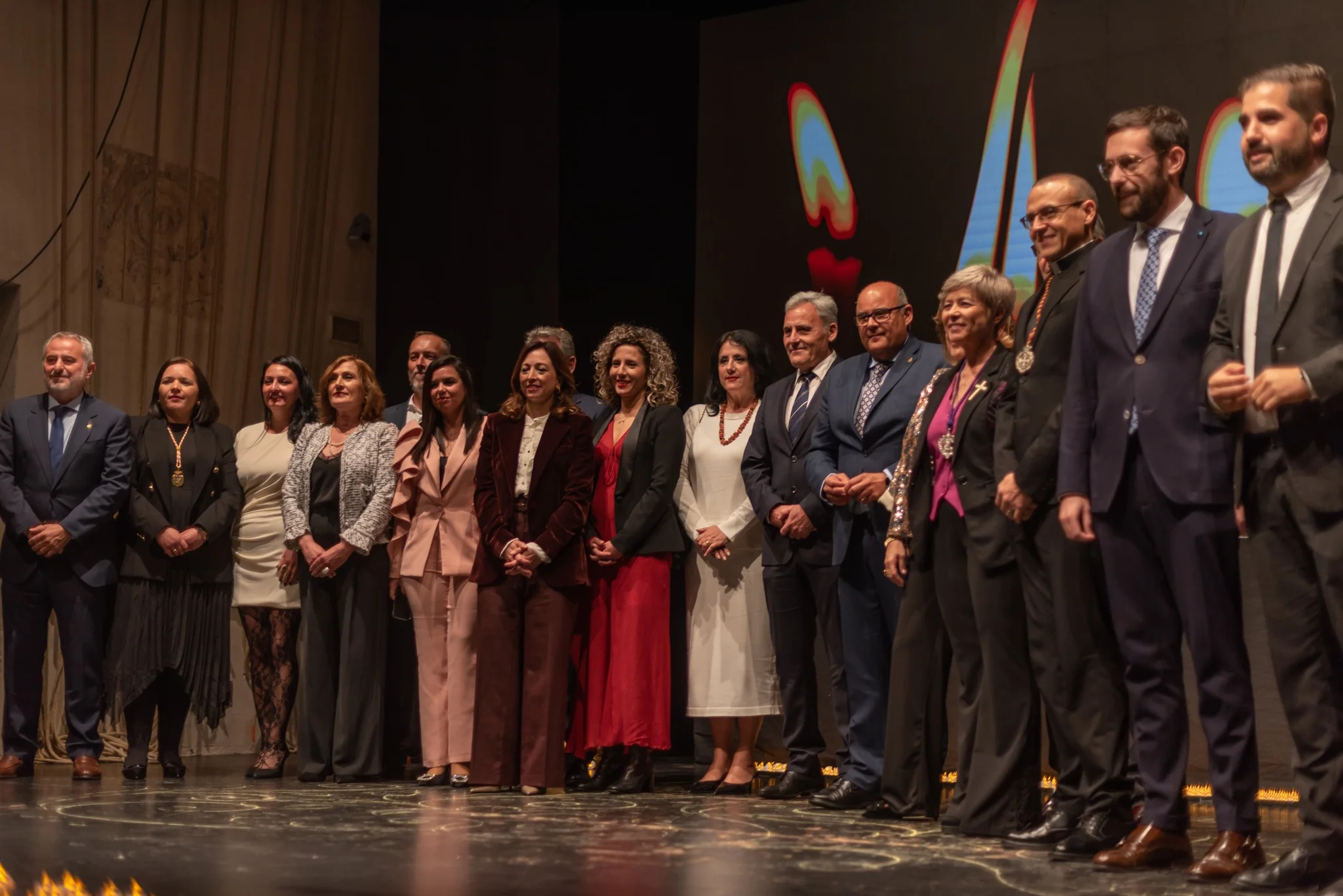 El Teatro del Carmen de Vélez-Málaga vive una noche inolvidable en el Pregón, en la antesala de la Semana Santa 2024