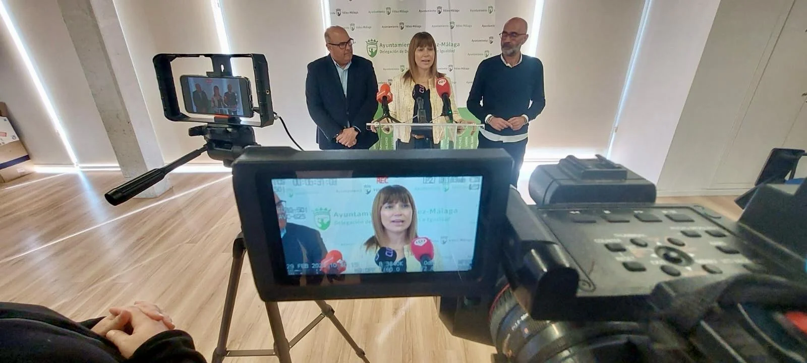 Jesús Lupiañez junto a Ruth Sarabia y Juan García en rueda de prensa en Vélez-Málaga el 29 de febrero de 2024