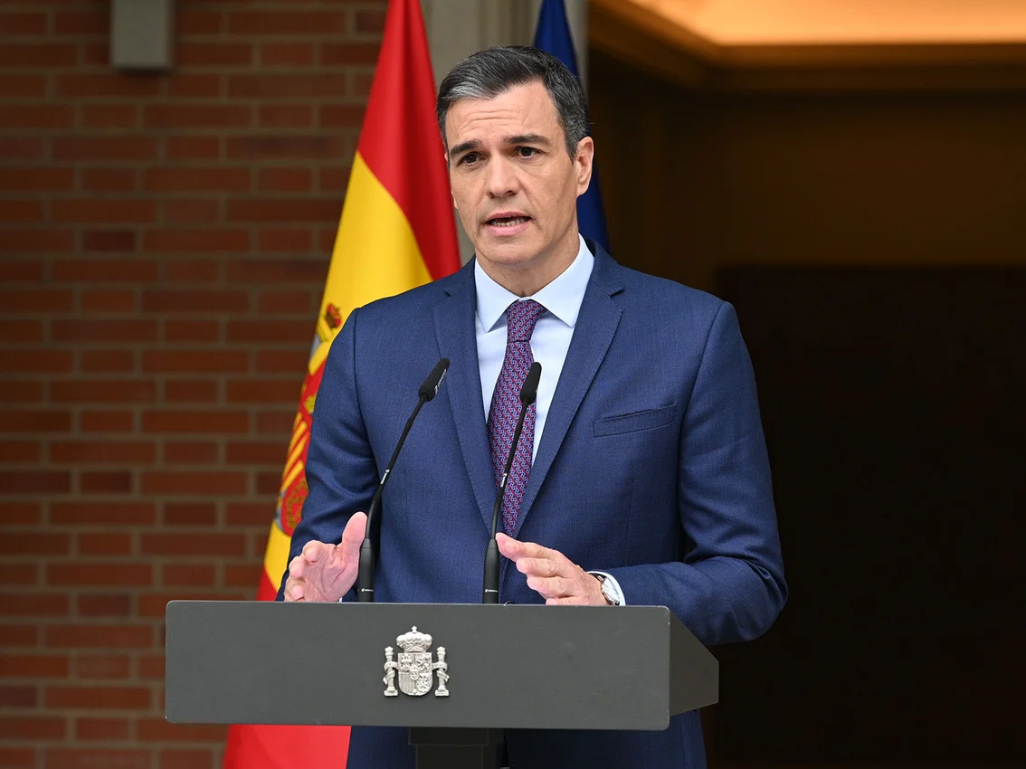 España rechaza rotundamente los 'infundios' emitidos por la oficina del presidente argentino, Javier Milei