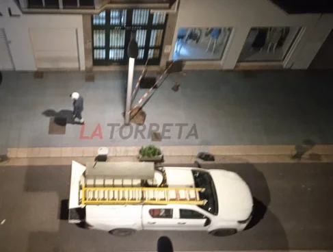 Una avería eléctrica en una fase se extiende y deja sin luz varias calles de Torre del Mar