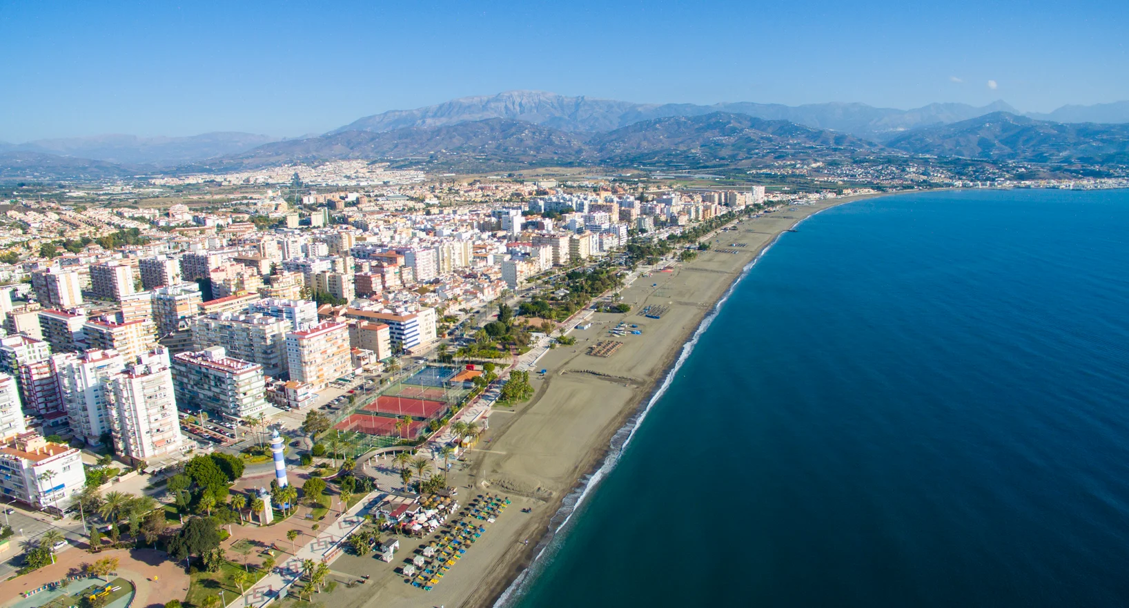 Estas son las playas de la Axarquía que tienen bandera azul este verano