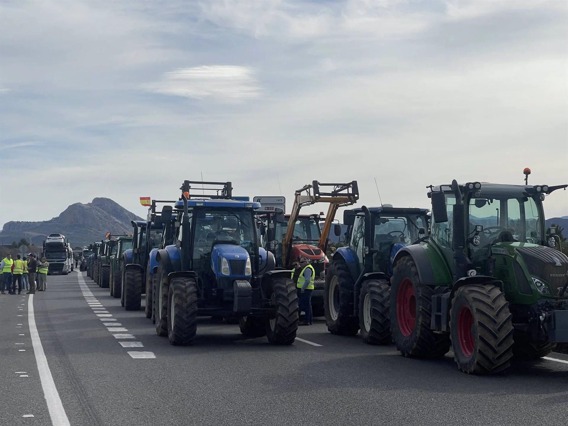 Gran movilización agraria en Málaga con más de mil tractores y dos mil agricultores se unen en protesta